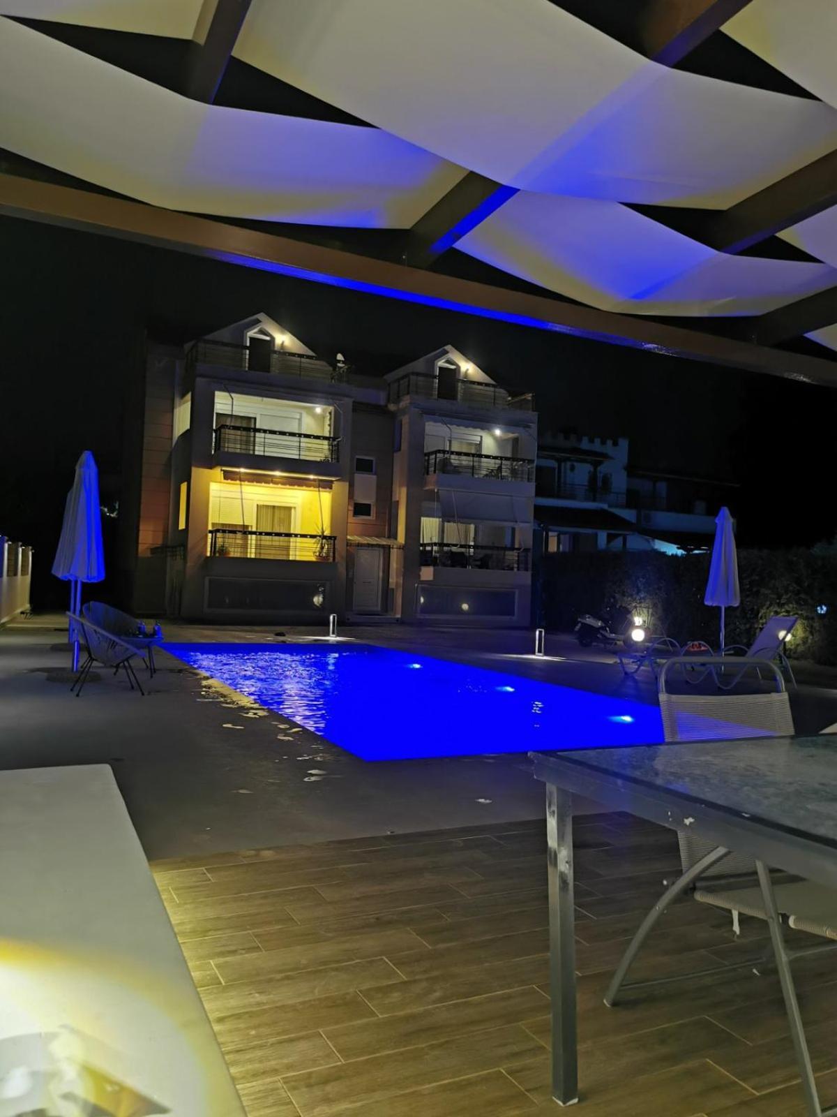 Ostria Seaside Apartments พาทรา ภายนอก รูปภาพ